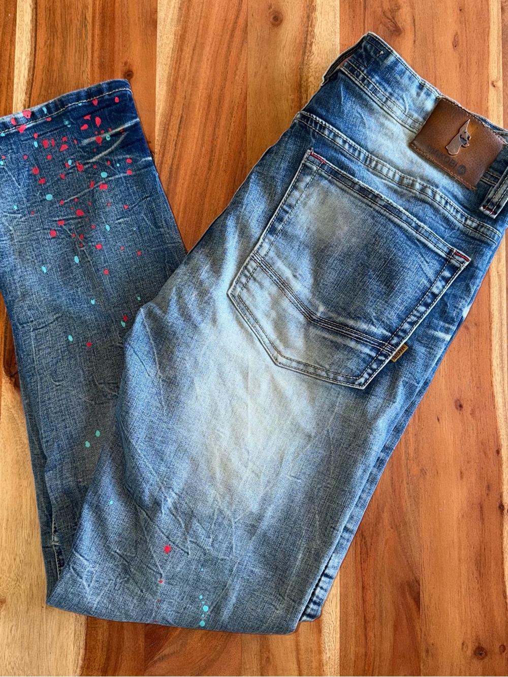 Men's Makobi size 32x32 Blue Washed Jeans with Paint-Splatter Detail.  #505